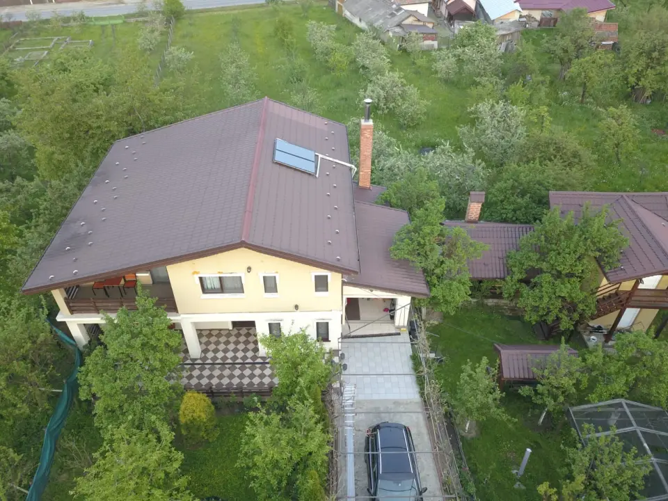 Casa de vânzare în Malu cu Flori, Dâmbovița - 4 Dormitoare, Teren 1000mp principala